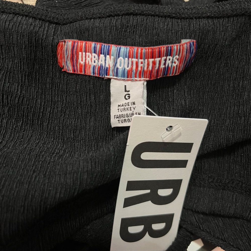 NEW URBAN OUTFITTERS BLACK HALTER TOP LARGE STRAPPY CROP PLUNGE WRAP TANK NWT - Picture 4 of 6